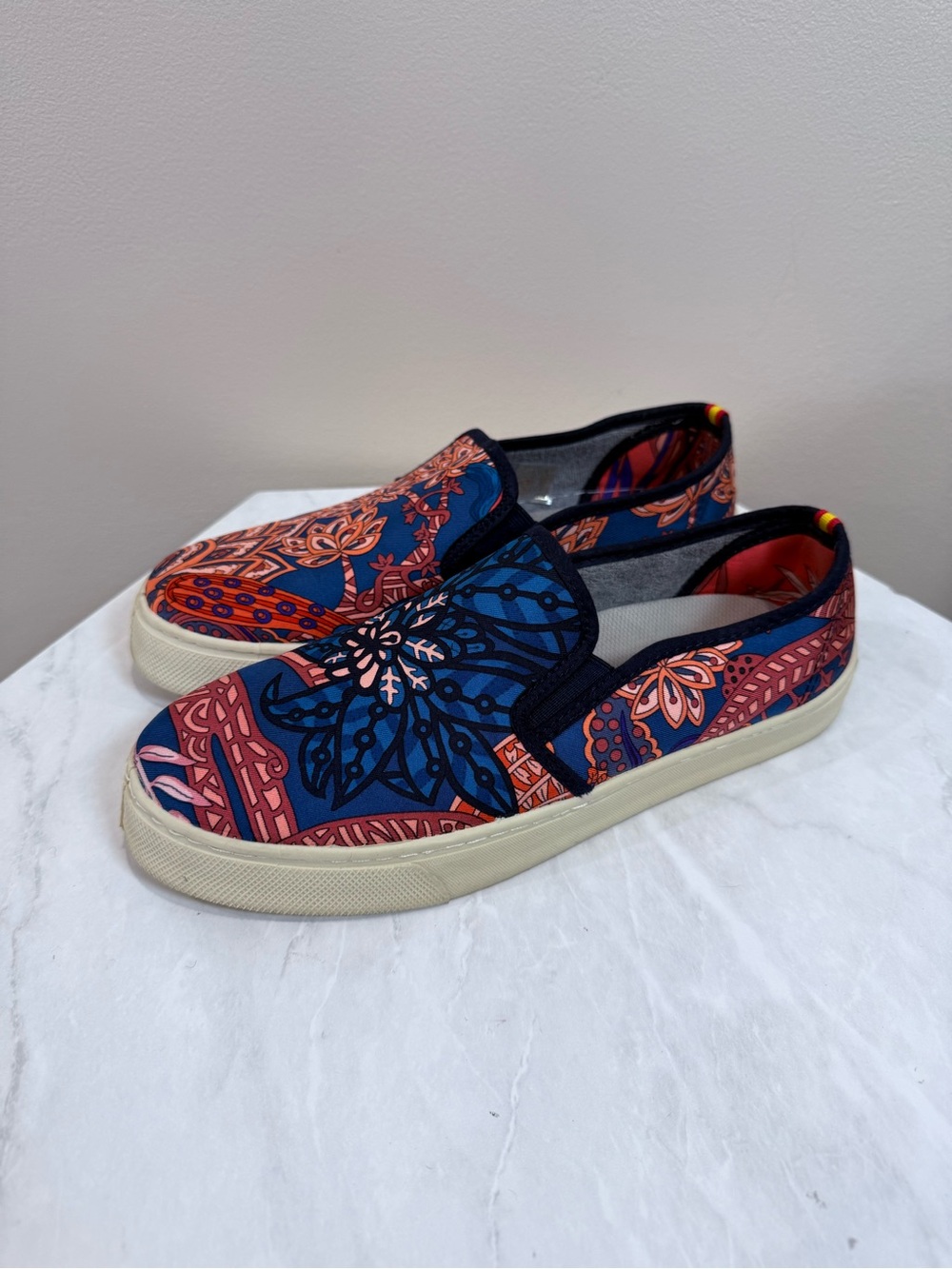 🔥Respoke Women’s Patterned Slip-On Sneakers in Navy & Coral Size 39 EC🔥